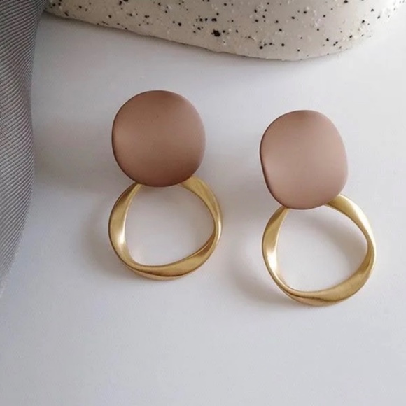 Stunning Hoop Earrings Gold Plated Matte Light Beautiful Brown S925 Silver Post - Picture 1 of 4